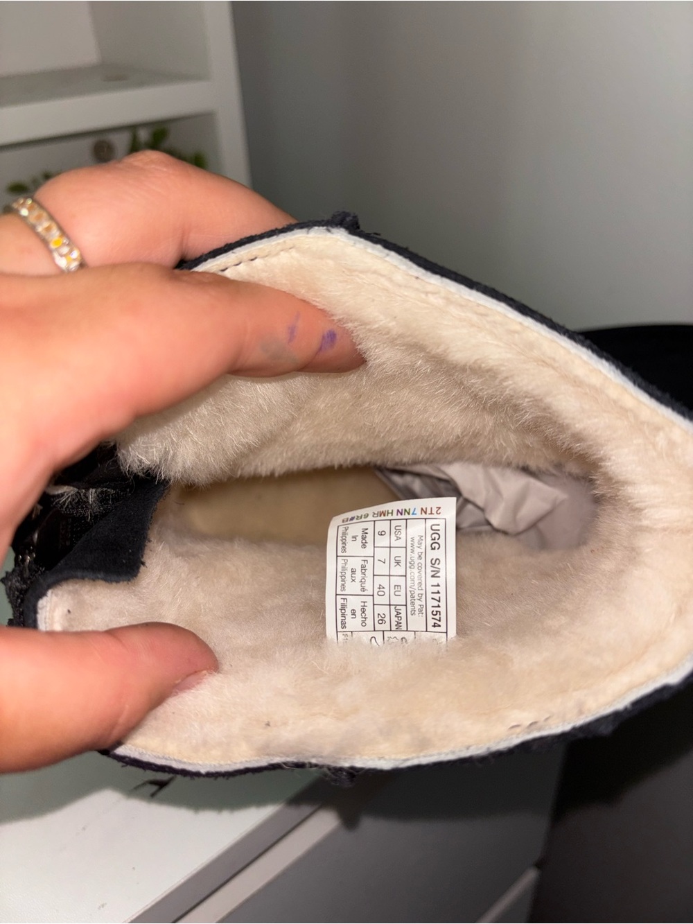 UGG Black Women's Cozy Shearling-Lined Slipper Boots